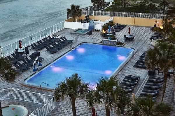 Holiday Inn Resort Daytona Beach pool at dusk