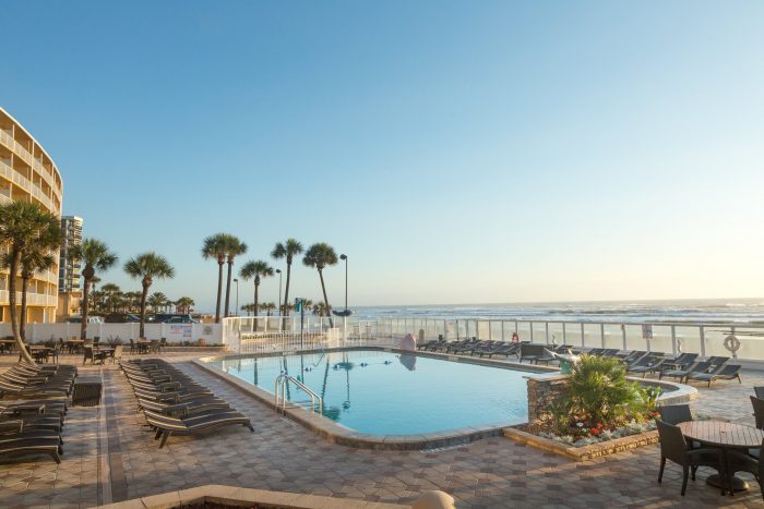 Holiday Inn Resort Daytona Oceanfront Pool